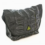 19 Quart Messenger Bag